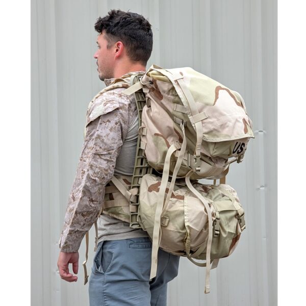 Set USGI Militare 3 Pezzi: Borraccia 1QT OD Con Tappo + Sacchetto + Tazza Inox (Usato)